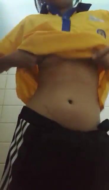 Em sinh viên 2k8 vú to mông bự khoe hàng dâm đãng